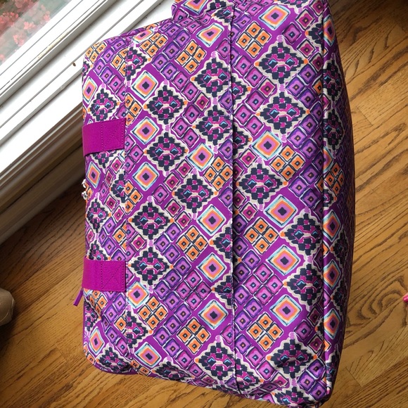 Vera Bradley Travel bag (NWOT) - Picture 2 of 13